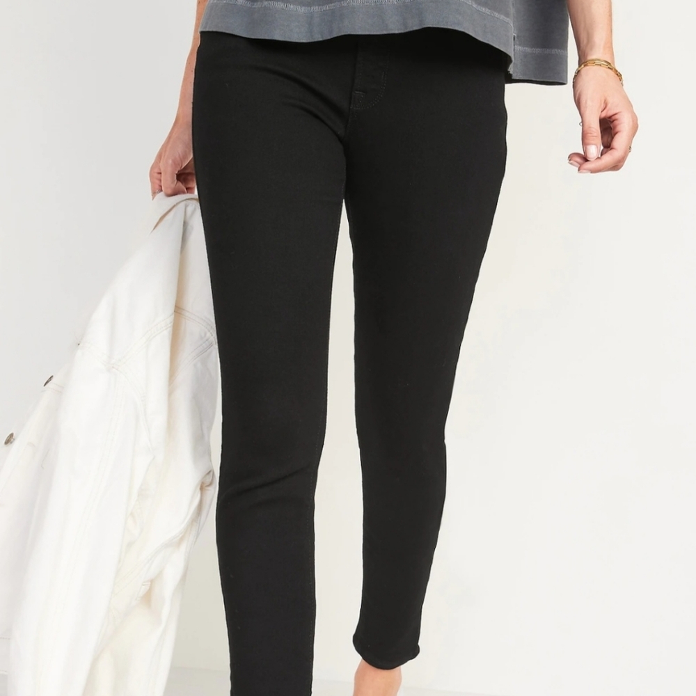 Black Old Navy, Rockstar Super Skinny Mid-Rise, Size 10 Short